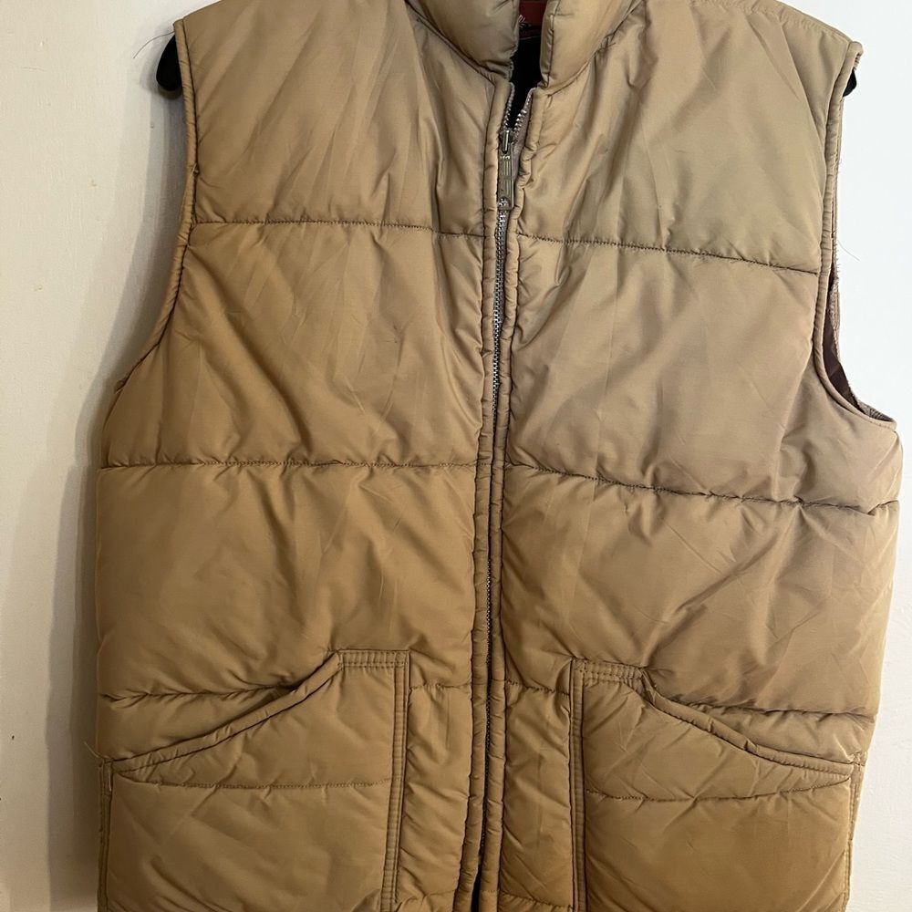 Tan Sleeveless Puffer Vest with Quilted Design and Stand-Up Collar